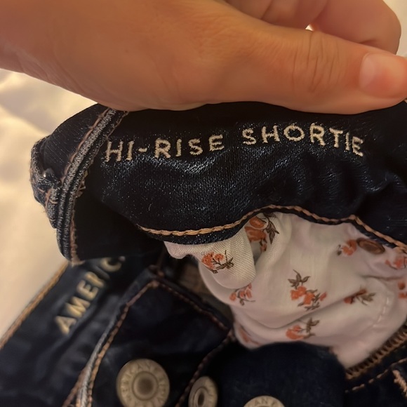 Jean shorts with Floral pocket - Picture 3 of 3